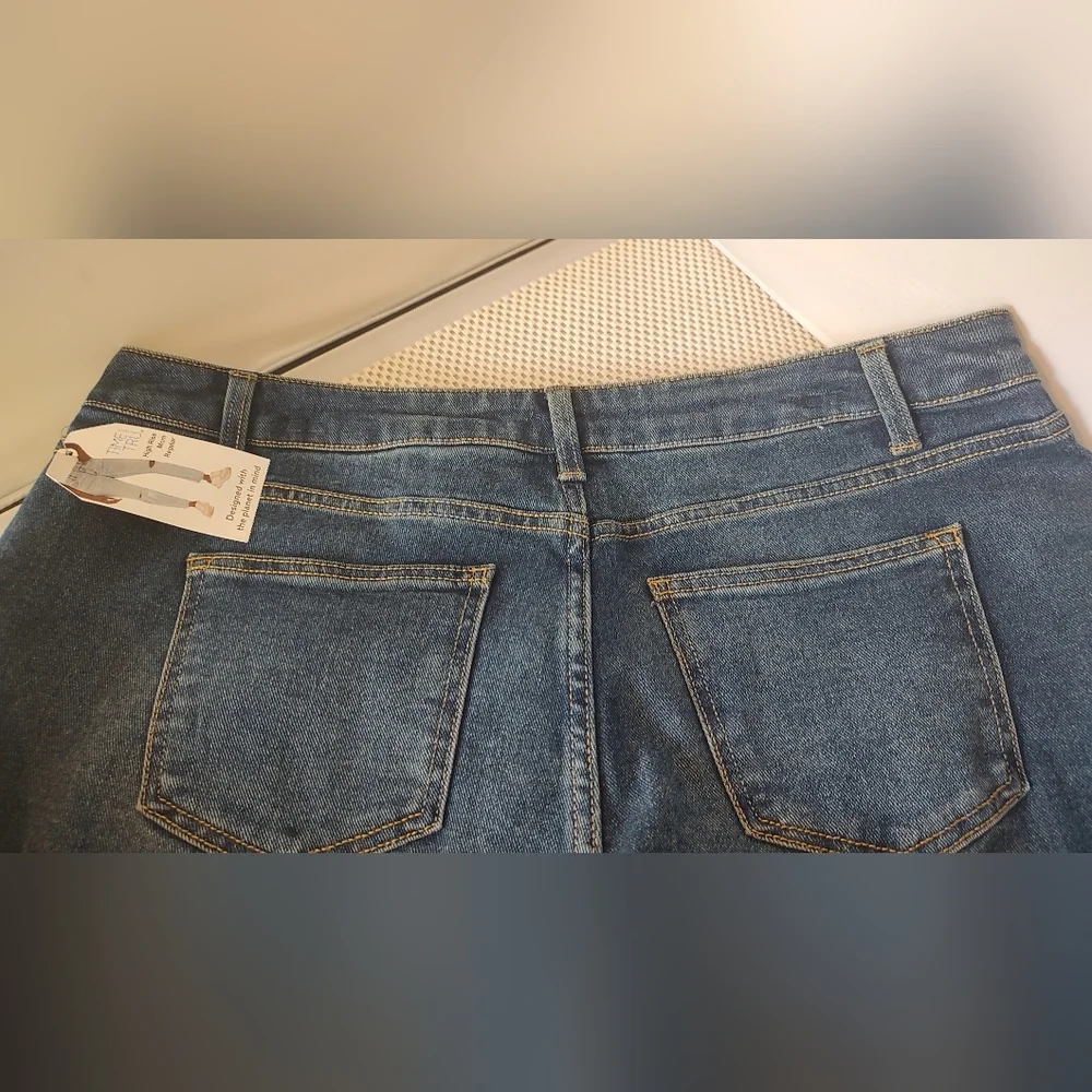 Time and Tru Women's Size 18 High Rise Mom Jeans Dark Wash